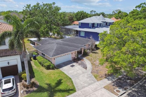 House in Tampa, Florida 4 bedrooms, 169.64 sq.m. № 1616774 - photo 18