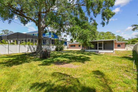 House in Tampa, Florida 4 bedrooms, 169.64 sq.m. № 1616774 - photo 10