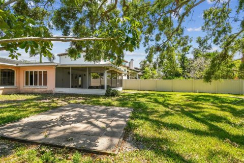 House in Tampa, Florida 4 bedrooms, 169.64 sq.m. № 1616774 - photo 12