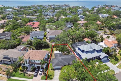 House in Tampa, Florida 4 bedrooms, 169.64 sq.m. № 1616774 - photo 22
