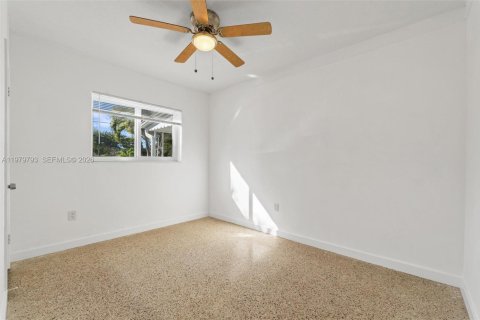 Villa ou maison à louer à North Miami Beach, Floride: 3 chambres, 124.67 m2 № 2046174 - photo 16