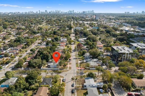 Villa ou maison à louer à North Miami Beach, Floride: 3 chambres, 124.67 m2 № 2046174 - photo 2