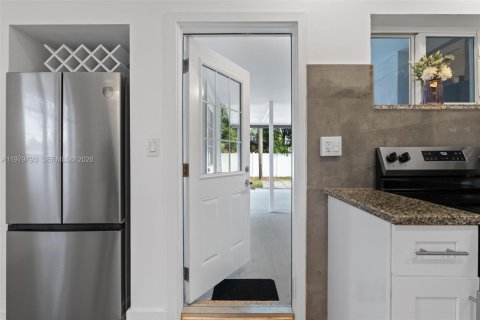 Villa ou maison à louer à North Miami Beach, Floride: 3 chambres, 124.67 m2 № 2046174 - photo 14