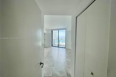 Condominio en alquiler en Miami, Florida, 1 dormitorio, 69.31 m2 № 2026462 - foto 5