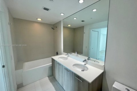 Condominio en alquiler en Miami, Florida, 1 dormitorio, 69.31 m2 № 2026462 - foto 10