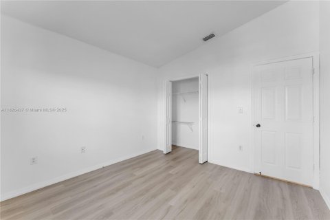 Condominio en alquiler en Cutler Bay, Florida, 3 dormitorios, 117.43 m2 № 1858882 - foto 23