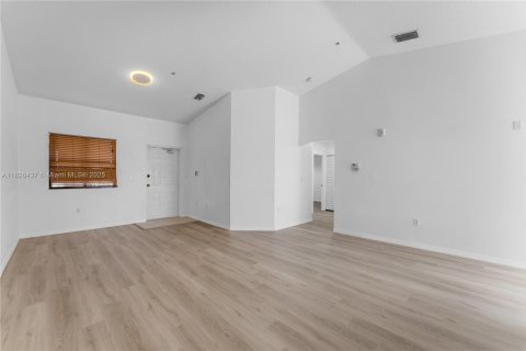 Condominio en alquiler en Cutler Bay, Florida, 3 dormitorios, 117.43 m2 № 1858882 - foto 6