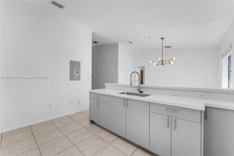 Condominio en alquiler en Cutler Bay, Florida, 3 dormitorios, 117.43 m2 № 1858882 - foto 10