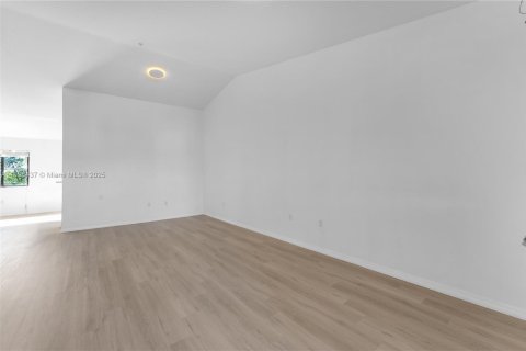 Condominio en alquiler en Cutler Bay, Florida, 3 dormitorios, 117.43 m2 № 1858882 - foto 4