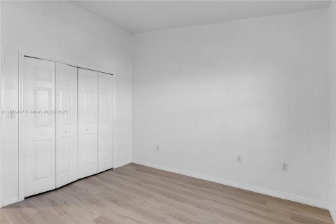 Condominio en alquiler en Cutler Bay, Florida, 3 dormitorios, 117.43 m2 № 1858882 - foto 19