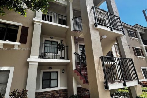 Condominio en alquiler en Cutler Bay, Florida, 3 dormitorios, 117.43 m2 № 1858882 - foto 2
