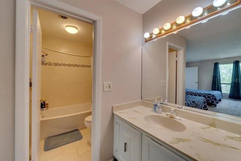 Copropriété à louer à Sarasota, Floride: 2 chambres, 123.75 m2 № 1349959 - photo 8