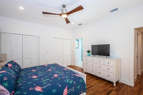 House in Gulfport, Florida 2 bedrooms, 156.82 sq.m. № 2218669 - photo 29