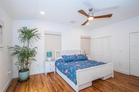 House in Gulfport, Florida 2 bedrooms, 156.82 sq.m. № 2218669 - photo 28