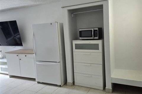 Condo in Orlando, Florida, 1 bedroom  № 1534219 - photo 12