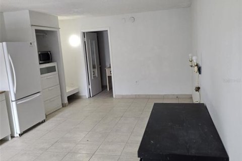 Condo in Orlando, Florida, 1 bedroom  № 1534219 - photo 14