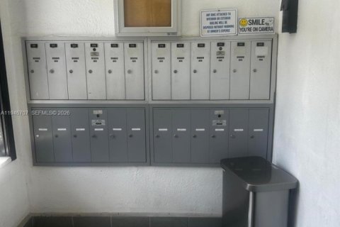 Condo in Miami Beach, Florida  № 2002904 - photo 3