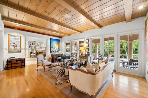 Купить виллу или дом в Корал-Гейблс, Флорида 4 спальни, 354.61м2, № 2026299 - фото 9