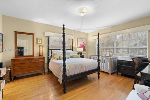 Купить виллу или дом в Корал-Гейблс, Флорида 4 спальни, 354.61м2, № 2026299 - фото 26