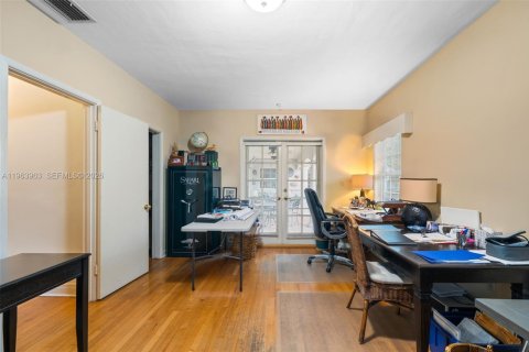 Купить виллу или дом в Корал-Гейблс, Флорида 4 спальни, 354.61м2, № 2026299 - фото 30