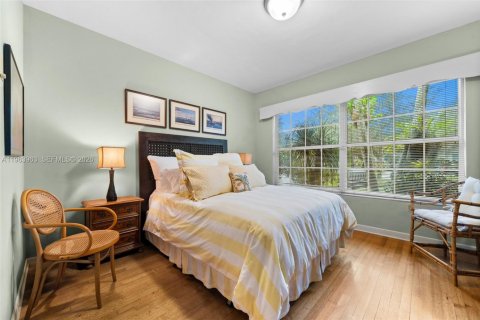 Купить виллу или дом в Корал-Гейблс, Флорида 4 спальни, 354.61м2, № 2026299 - фото 21