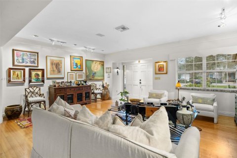 Купить виллу или дом в Корал-Гейблс, Флорида 4 спальни, 354.61м2, № 2026299 - фото 7