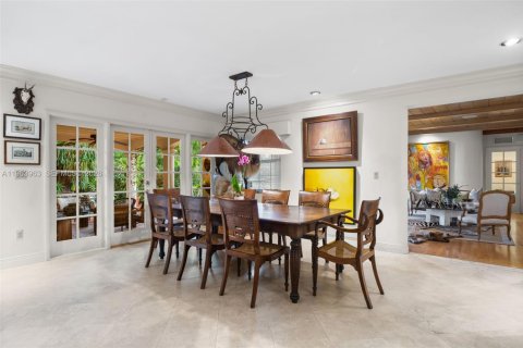 Купить виллу или дом в Корал-Гейблс, Флорида 4 спальни, 354.61м2, № 2026299 - фото 13