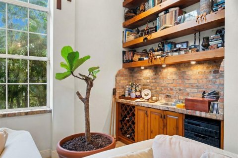 Купить виллу или дом в Корал-Гейблс, Флорида 4 спальни, 354.61м2, № 2026299 - фото 19