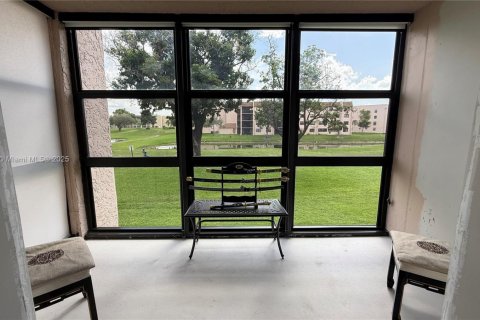 Condo in Sunrise, Florida, 2 bedrooms  № 1893555 - photo 3