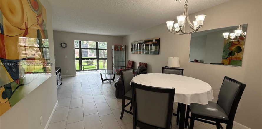Condo in Sunrise, Florida, 2 bedrooms  № 1893555