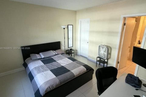 Copropriété à louer à Fort Lauderdale, Floride: 1 chambre, 63.64 m2 № 2000105 - photo 6