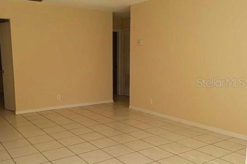 Apartamento en alquiler en Kissimmee, Florida, 2 dormitorios, 74.32 m2 № 1898408 - foto 3