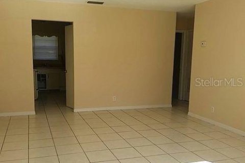 Apartamento en alquiler en Kissimmee, Florida, 2 dormitorios, 74.32 m2 № 1898408 - foto 2