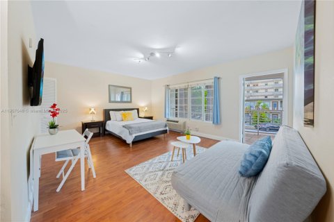 Снять в аренду кондоминиум в Майами-Бич, Флорида 41.25м2, № 1963803 - фото 2