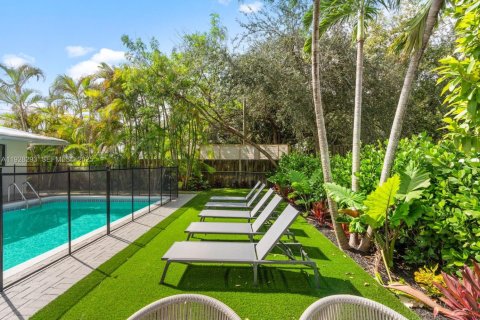 House in Miami, Florida 4 bedrooms, 152.92 sq.m. № 1986821 - photo 4