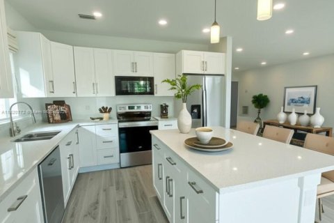 House in Port Charlotte, Florida 3 bedrooms, 149.76 sq.m. № 1781529 - photo 6