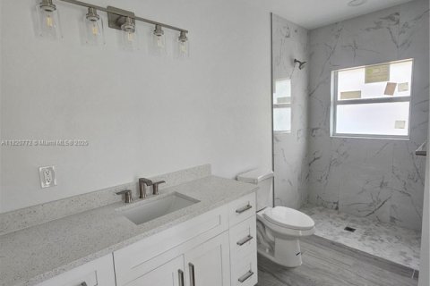 House in Port Charlotte, Florida 3 bedrooms, 149.76 sq.m. № 1781529 - photo 20
