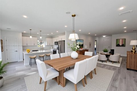 House in Port Charlotte, Florida 3 bedrooms, 149.76 sq.m. № 1781529 - photo 4