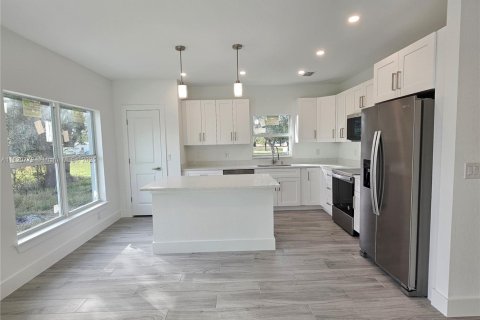 House in Port Charlotte, Florida 3 bedrooms, 149.76 sq.m. № 1781529 - photo 15