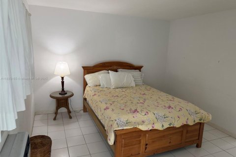 Condo in Pompano Beach, Florida, 1 bedroom  № 1921063 - photo 15