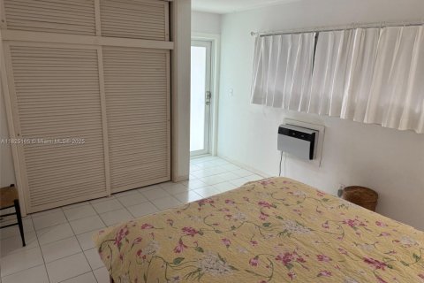 Condo in Pompano Beach, Florida, 1 bedroom  № 1921063 - photo 17