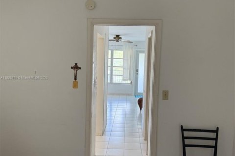 Condo in Pompano Beach, Florida, 1 bedroom  № 1921063 - photo 21