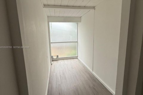 Villa ou maison à vendre à Miami, Floride: 2 chambres, 107.77 m2 № 2257806 - photo 8