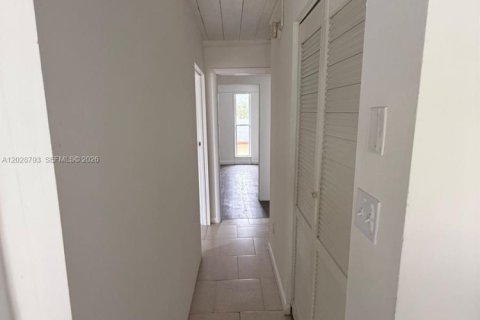 Villa ou maison à vendre à Miami, Floride: 2 chambres, 107.77 m2 № 2257806 - photo 5