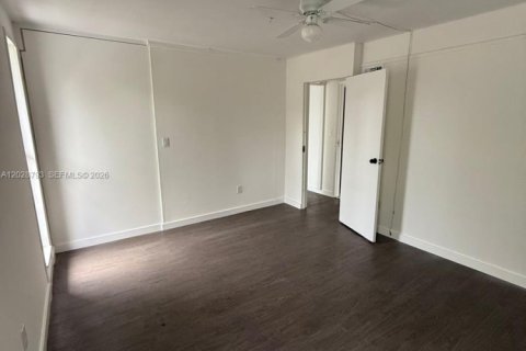 Villa ou maison à vendre à Miami, Floride: 2 chambres, 107.77 m2 № 2257806 - photo 12