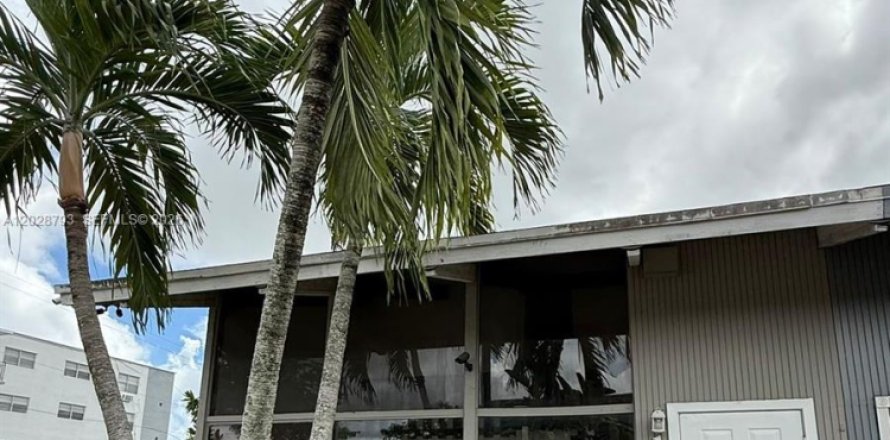 Villa ou maison à Miami, Floride 2 chambres, 107.77 m2 № 2257806