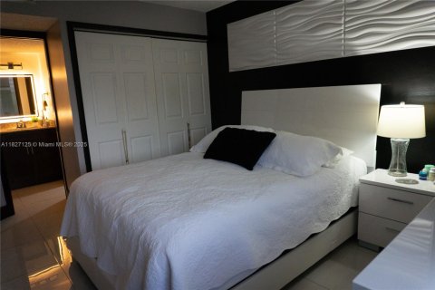 Condo in Miami, Florida, 2 bedrooms  № 1800835 - photo 19
