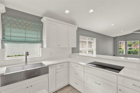 House in Oviedo, Florida 4 bedrooms, 179.3 sq.m. № 1751456 - photo 3