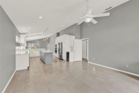 House in Oviedo, Florida 4 bedrooms, 179.3 sq.m. № 1751456 - photo 25