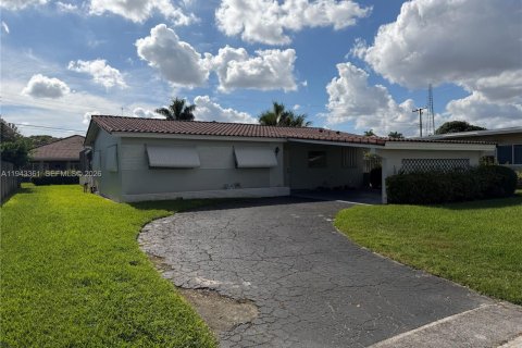 House in Hollywood, Florida 3 bedrooms, 157.1 sq.m. № 1999595